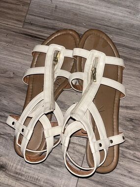 Women's Cream T-Strap Comfort Sandals with Ankle Strap